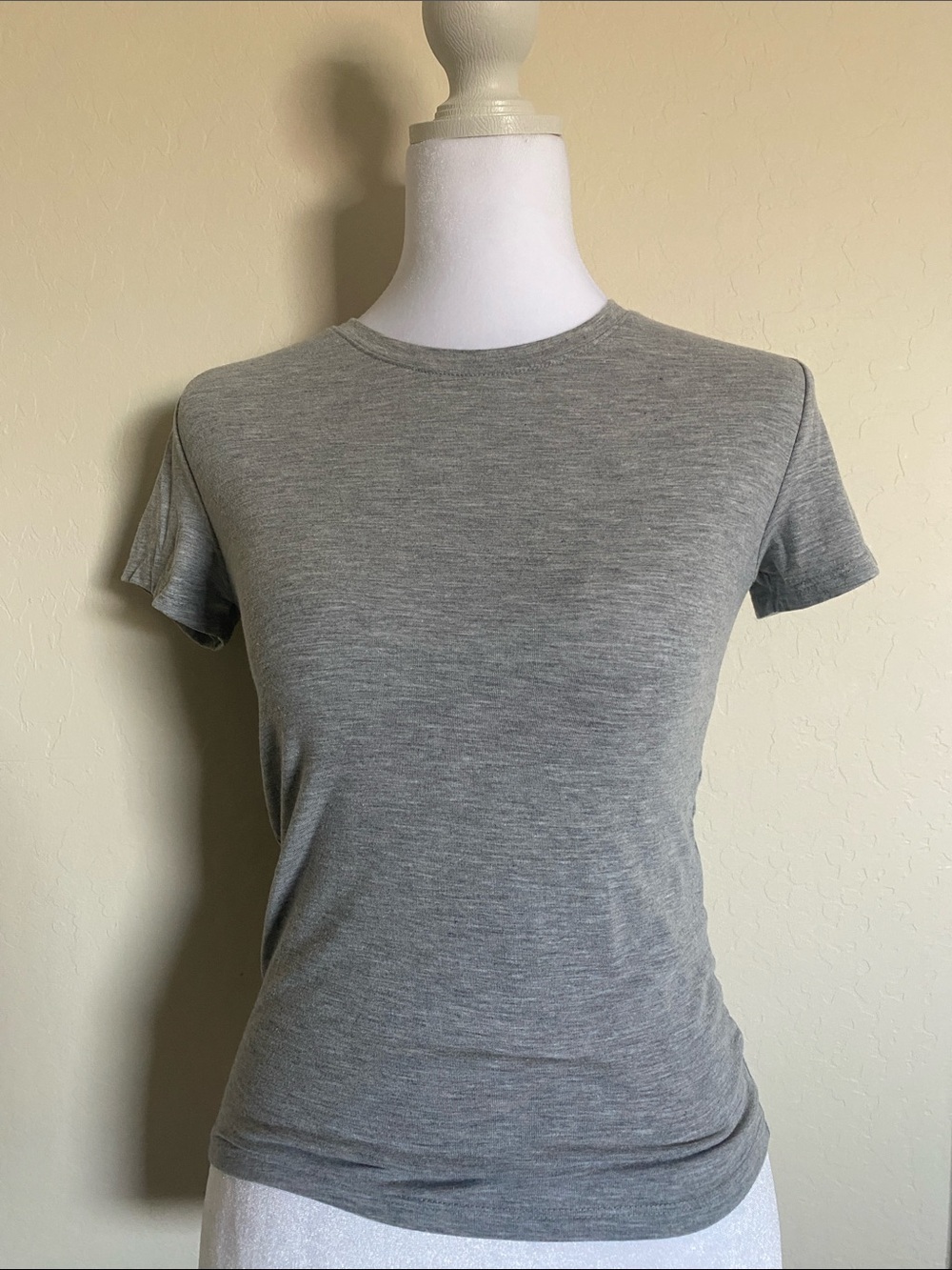 Juniors' Gray Short Sleeve T-Shirt